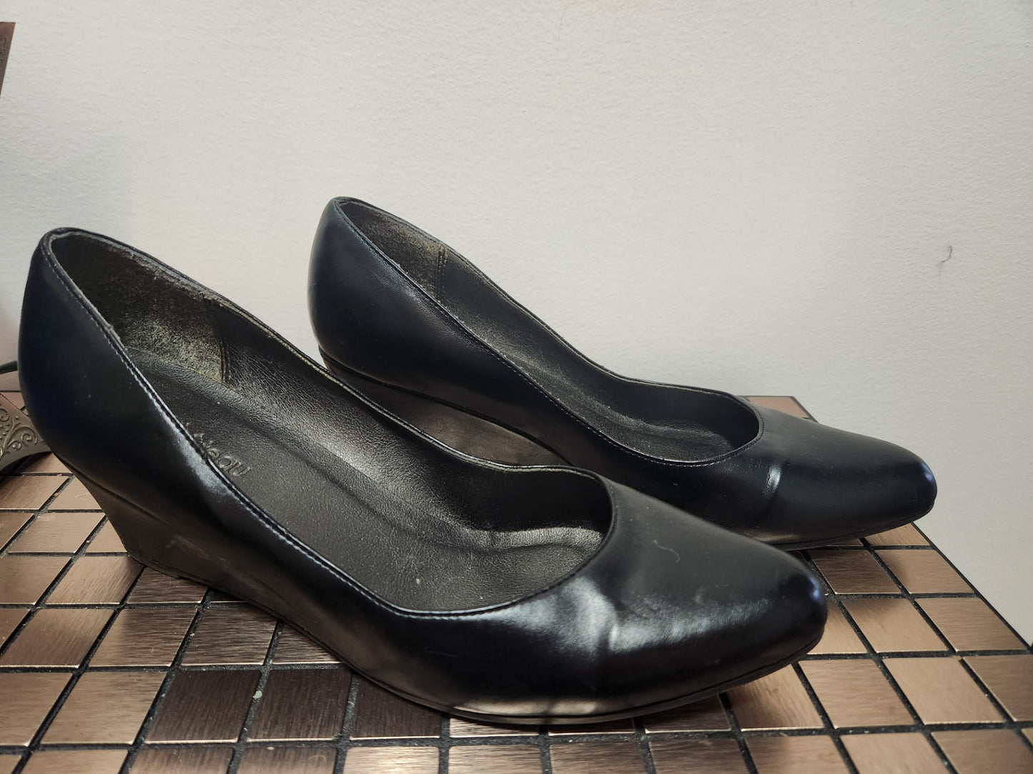 Le Chateau Wedge Heels - Size 9