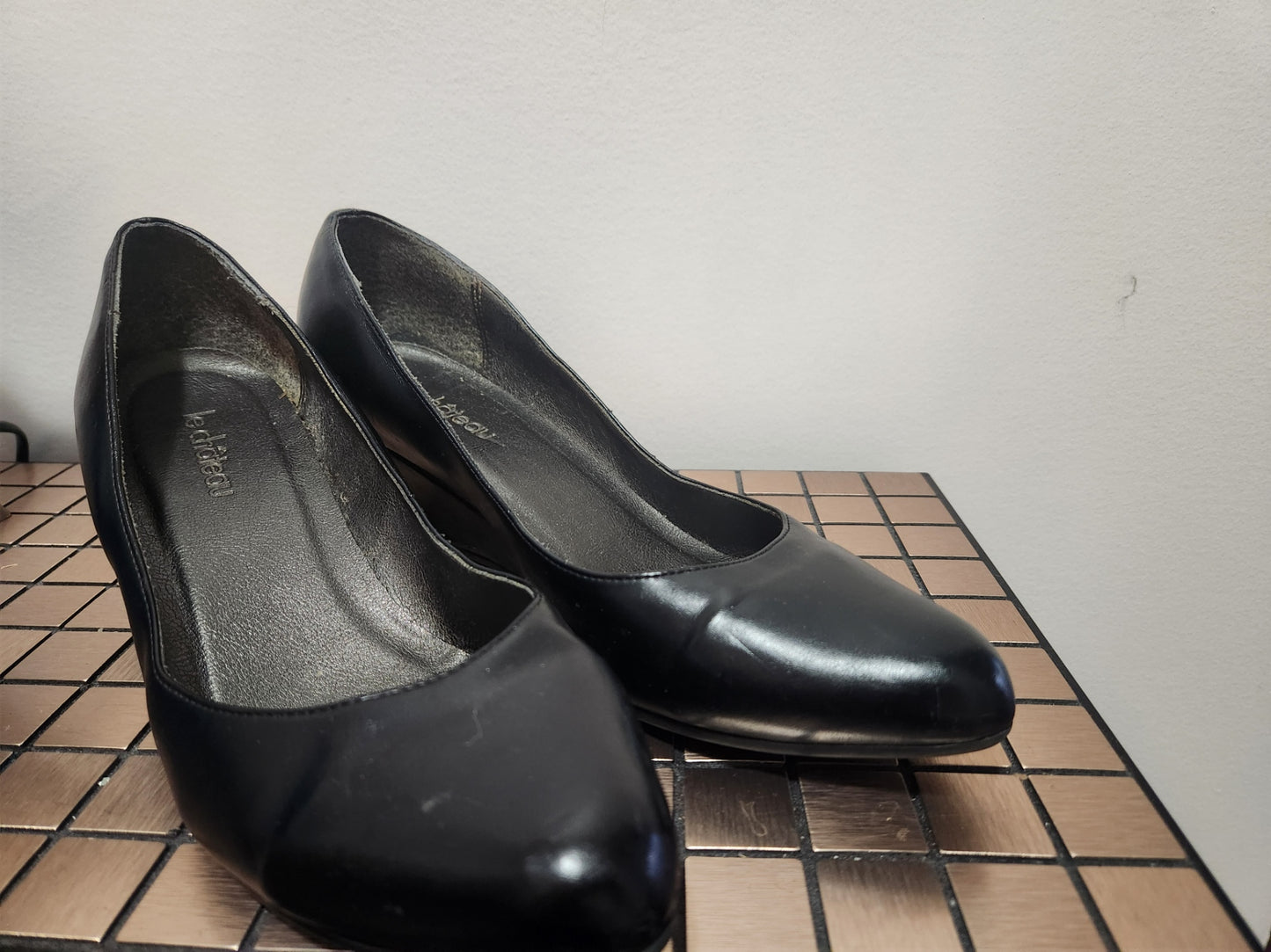 Le Chateau Wedge Heels - Size 9