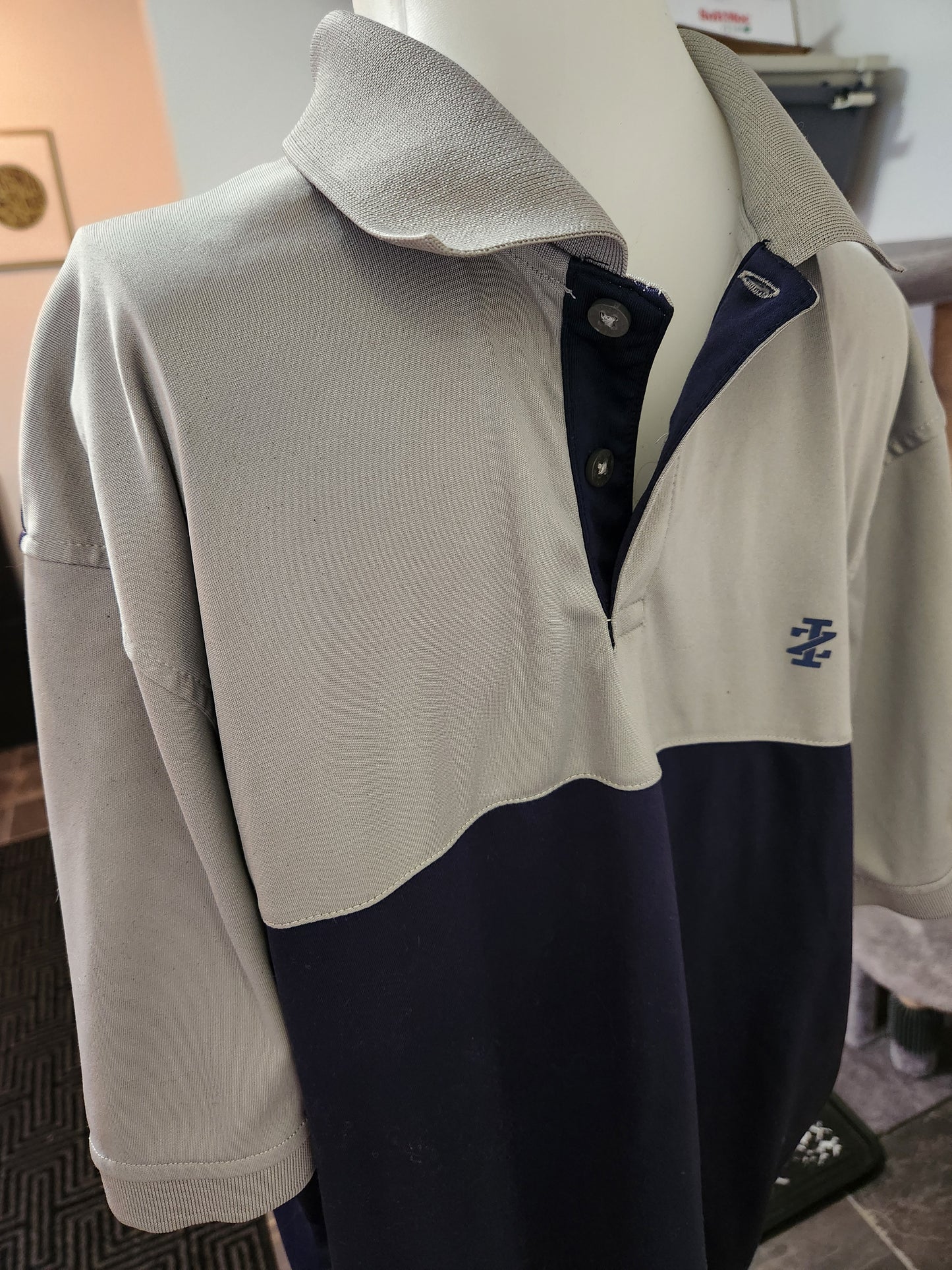 Men’s IZOD Golf Polo – Size L