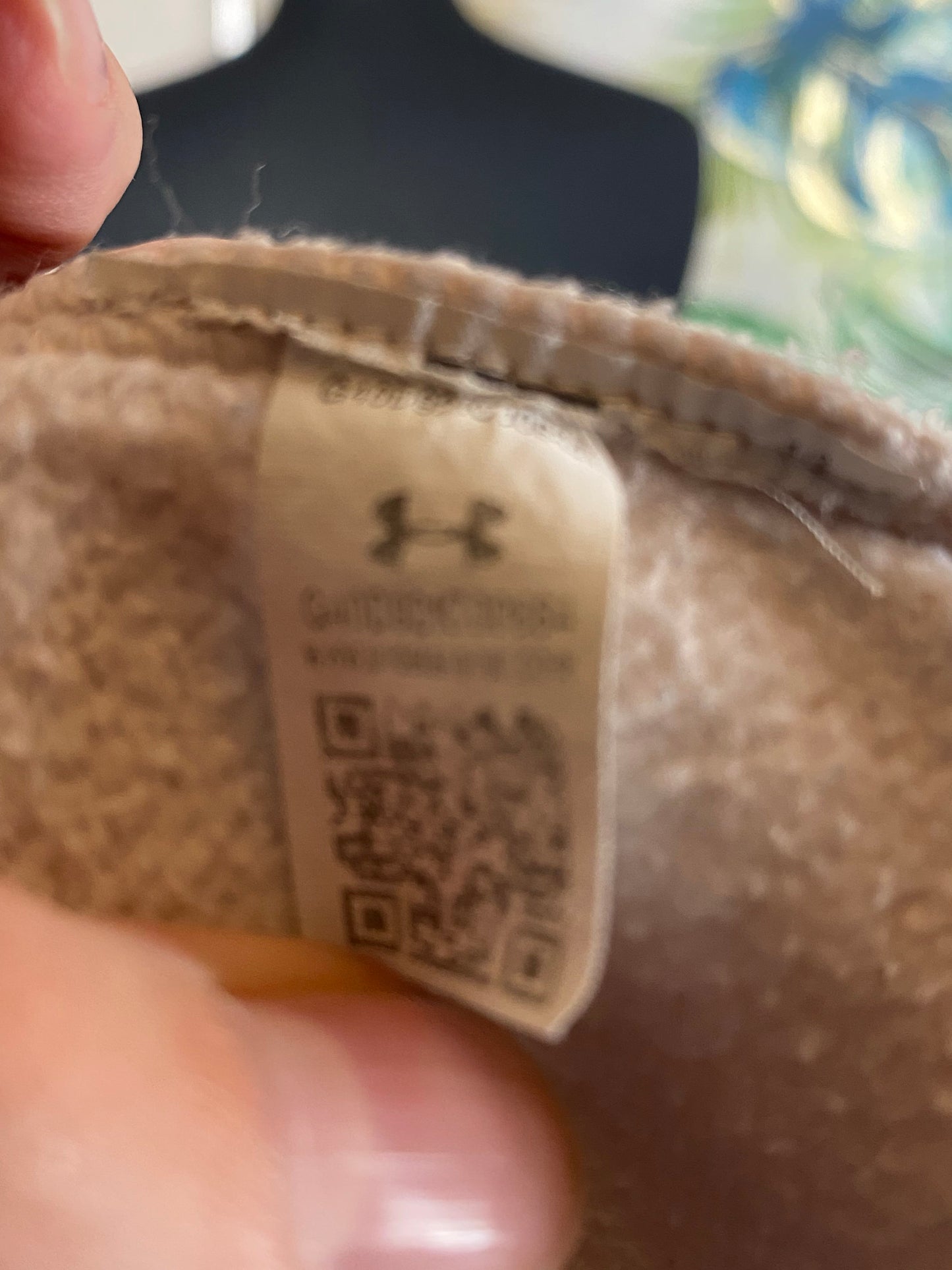 Under Armour Hoodie - Size L