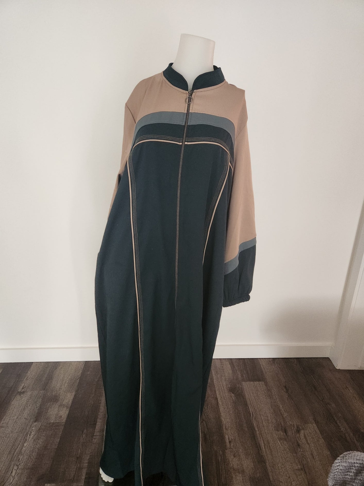 Long Sleeve Full Zip Abaya