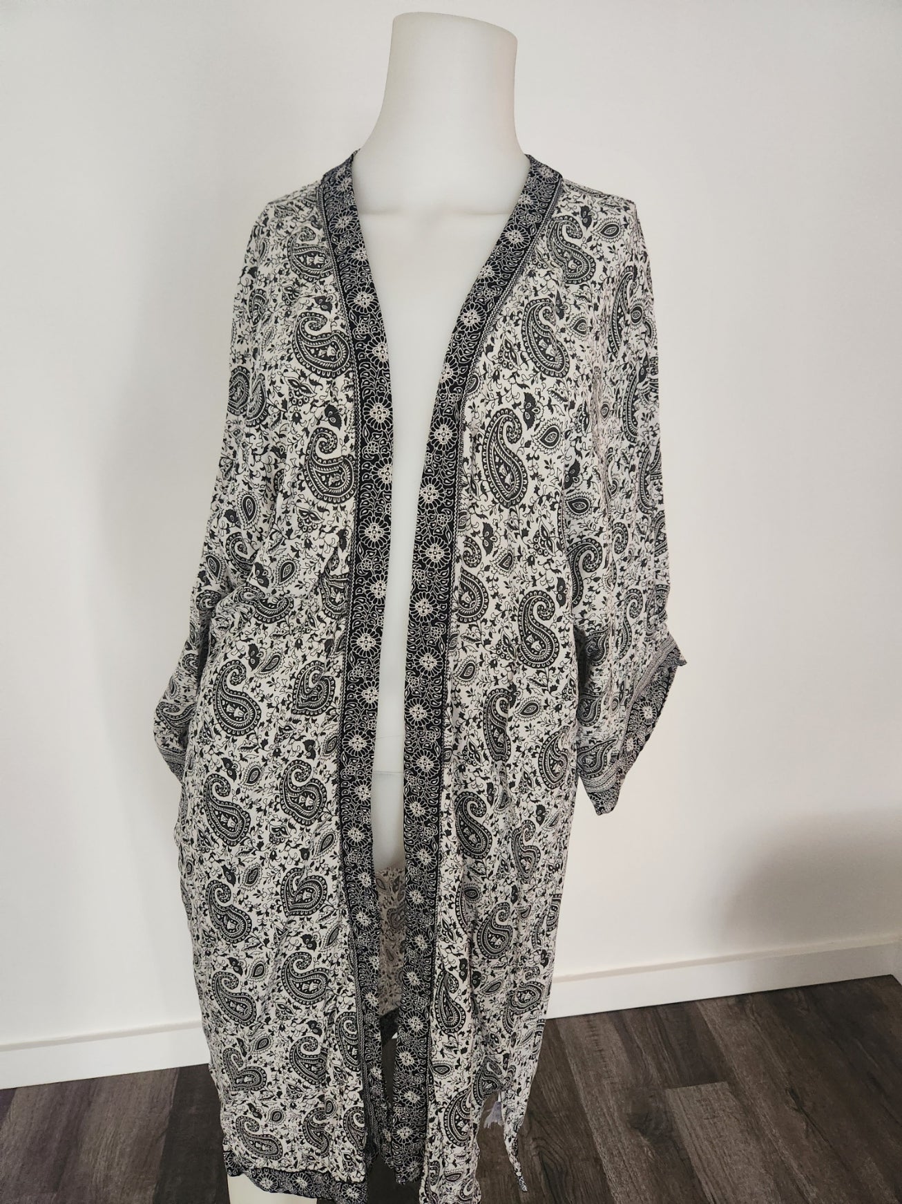 Twik Light-Weight Cardigan