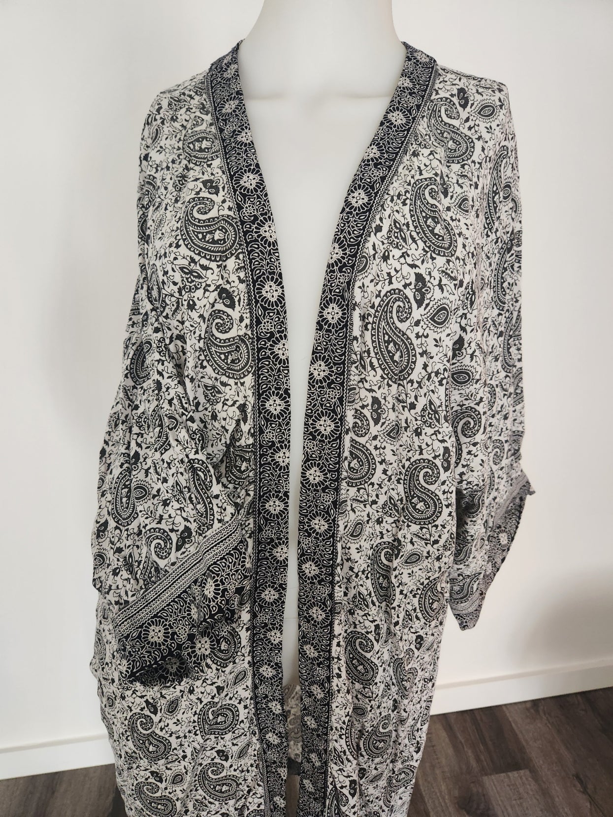 Twik Light-Weight Cardigan