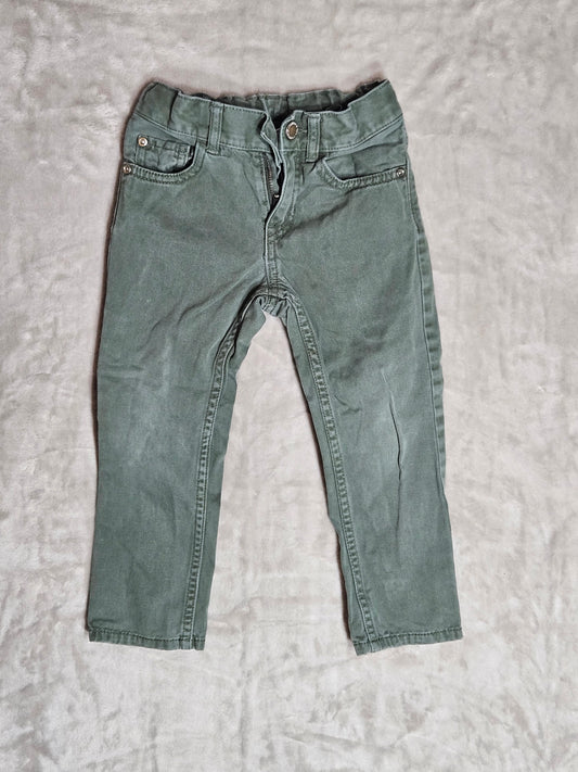 H&M Jeans – Classic Denim for Every Adventure
