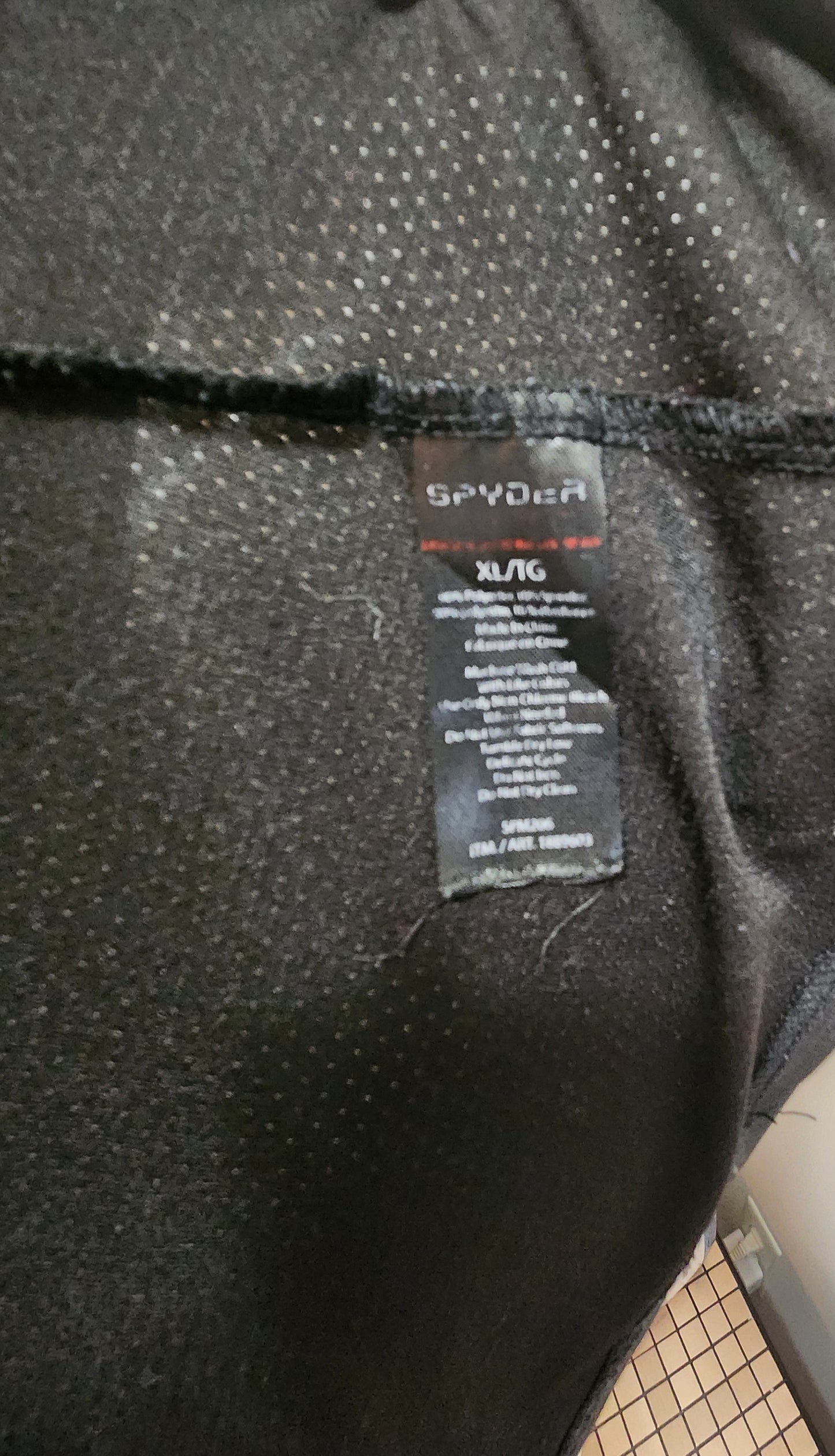 Spyder Activewear T-Shirt – XL