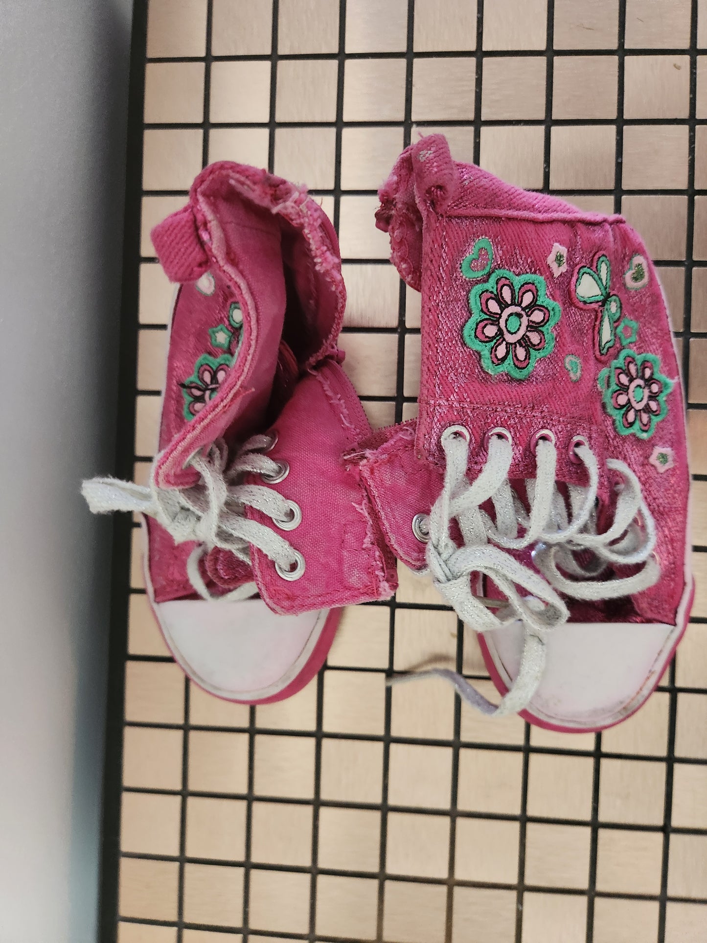 Girl's Shoes - Size 9