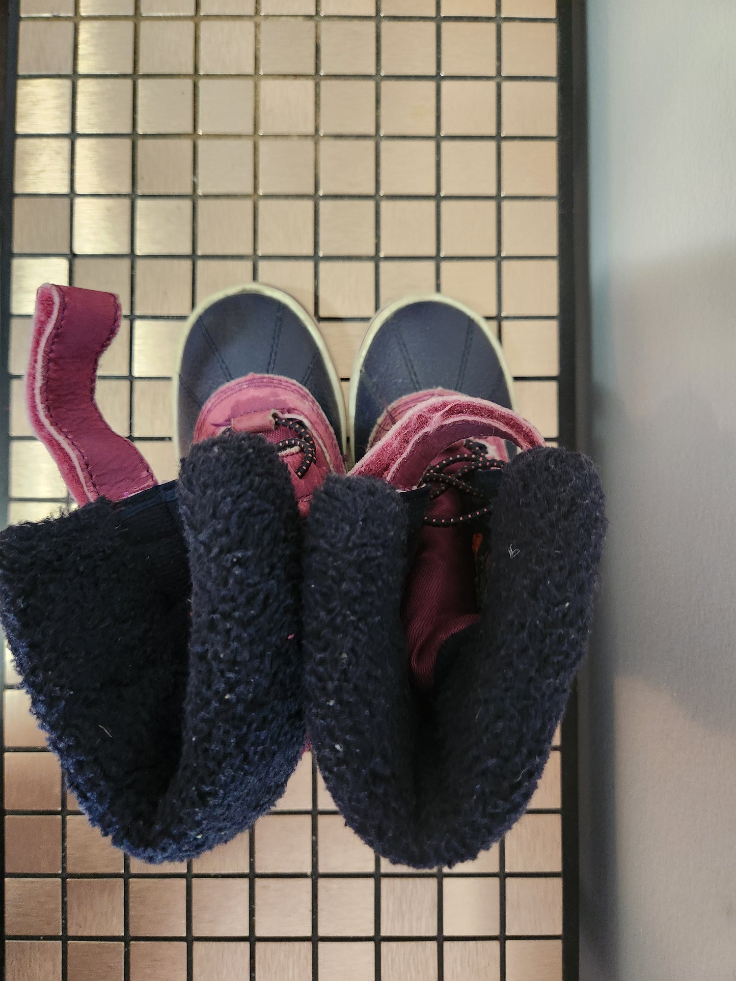 Girl's Size 8 Winter Boots