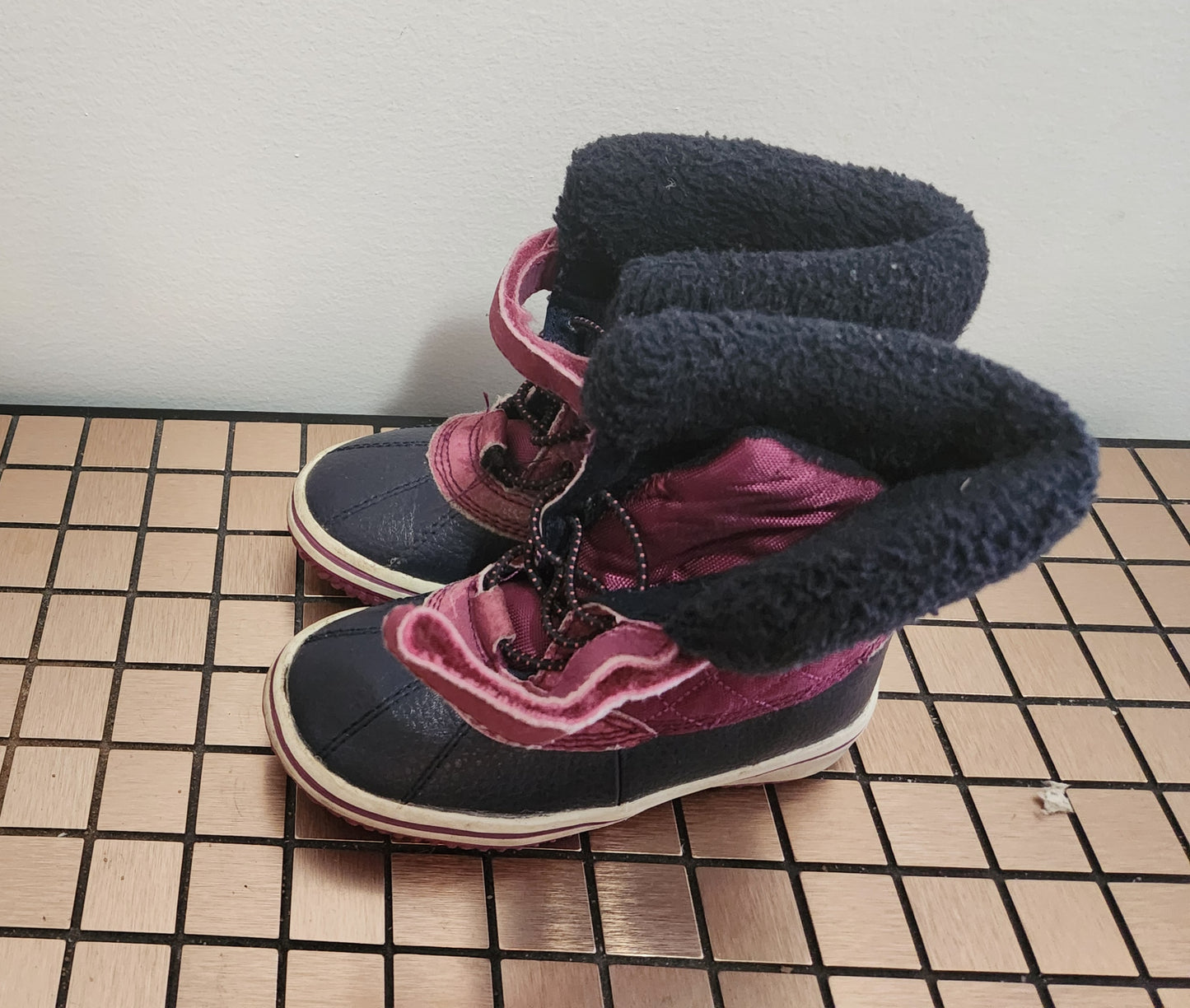 Girl's Size 8 Winter Boots