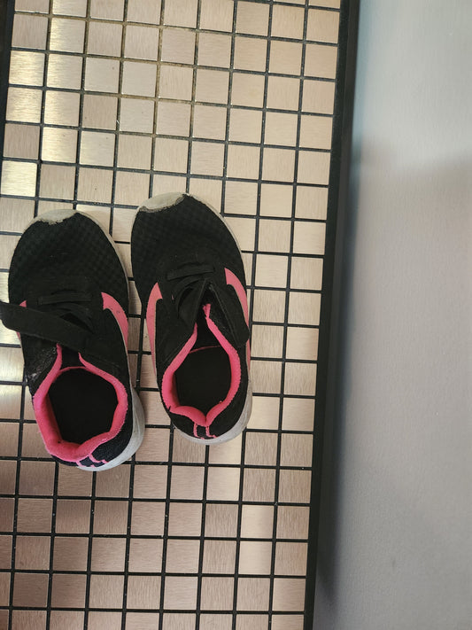 Girl's Runners - Size 9