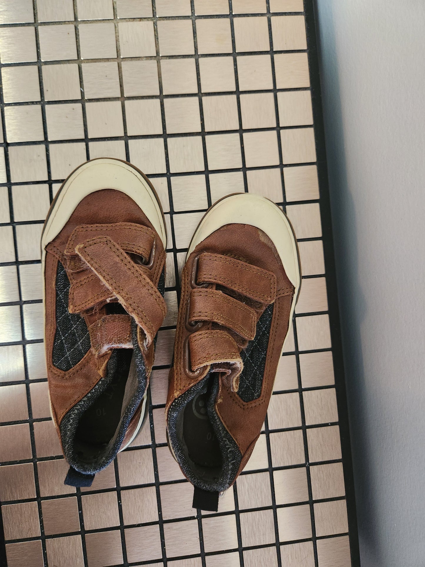 Boy's Shoes - Size 10