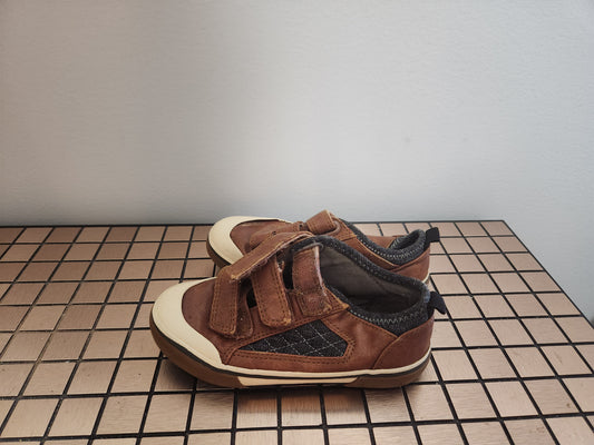 Boy's Shoes - Size 10