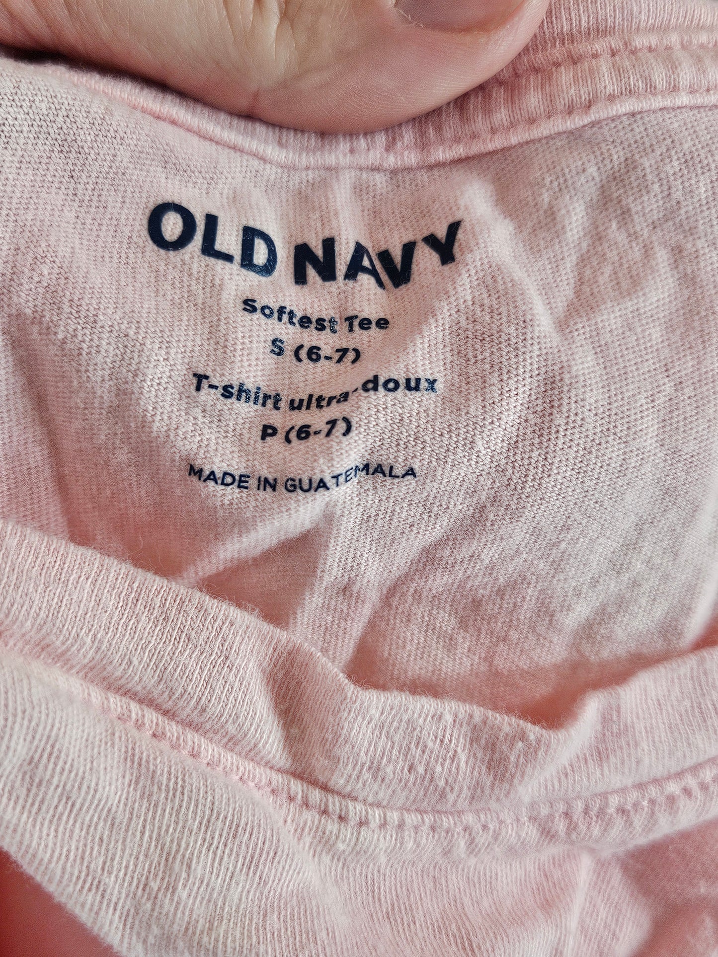 Girl's Old Navy T-shirt - Size 6/7