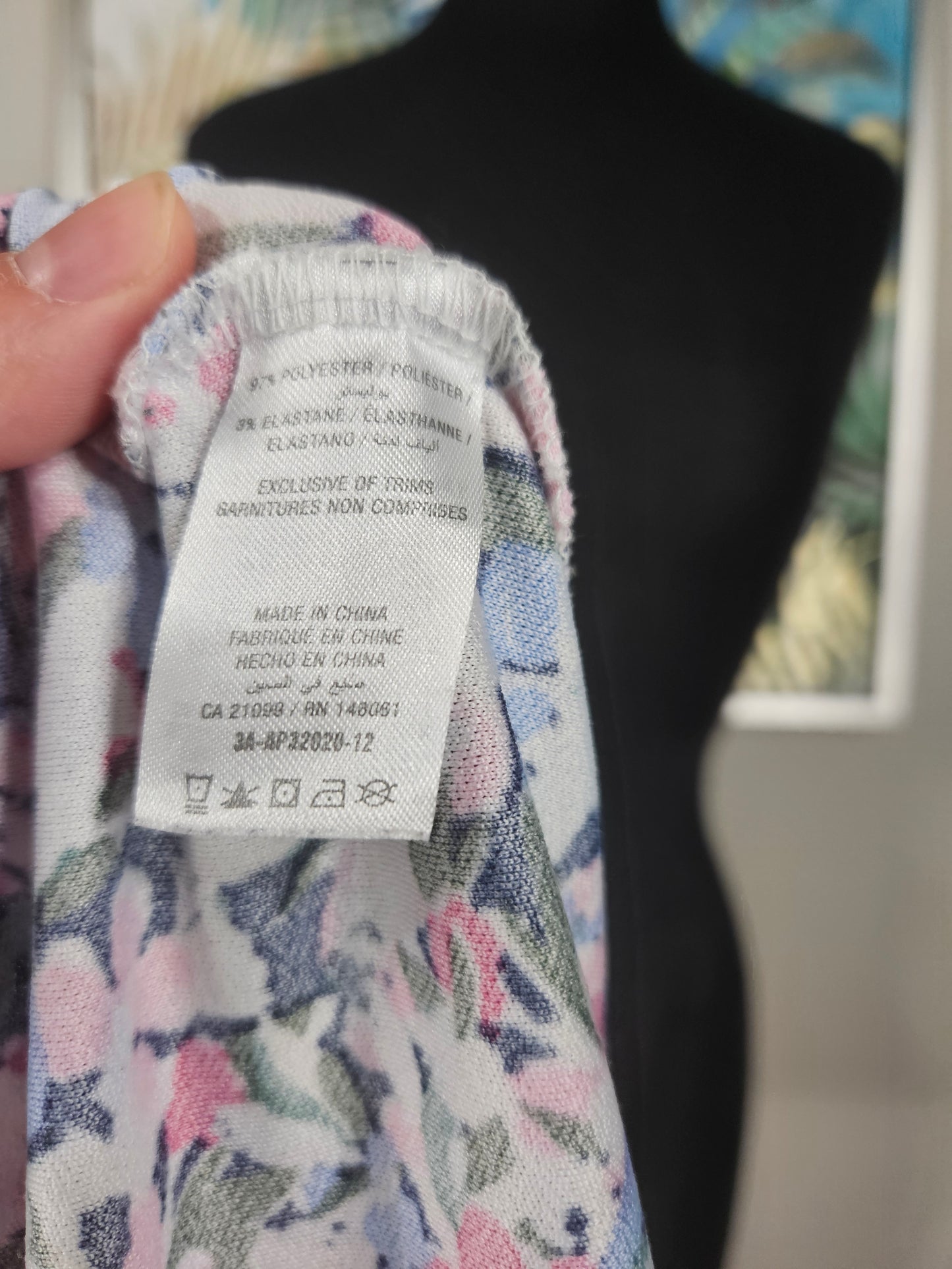 Ardene Flower T-shirt - Size Small