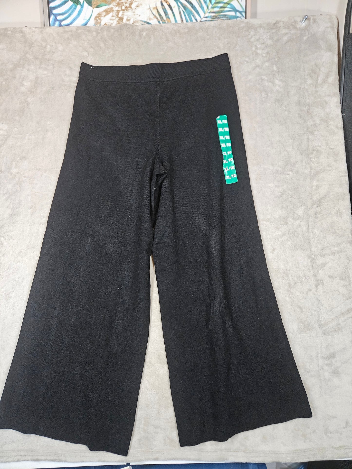 Splendid Lounge Set - Size L & XL