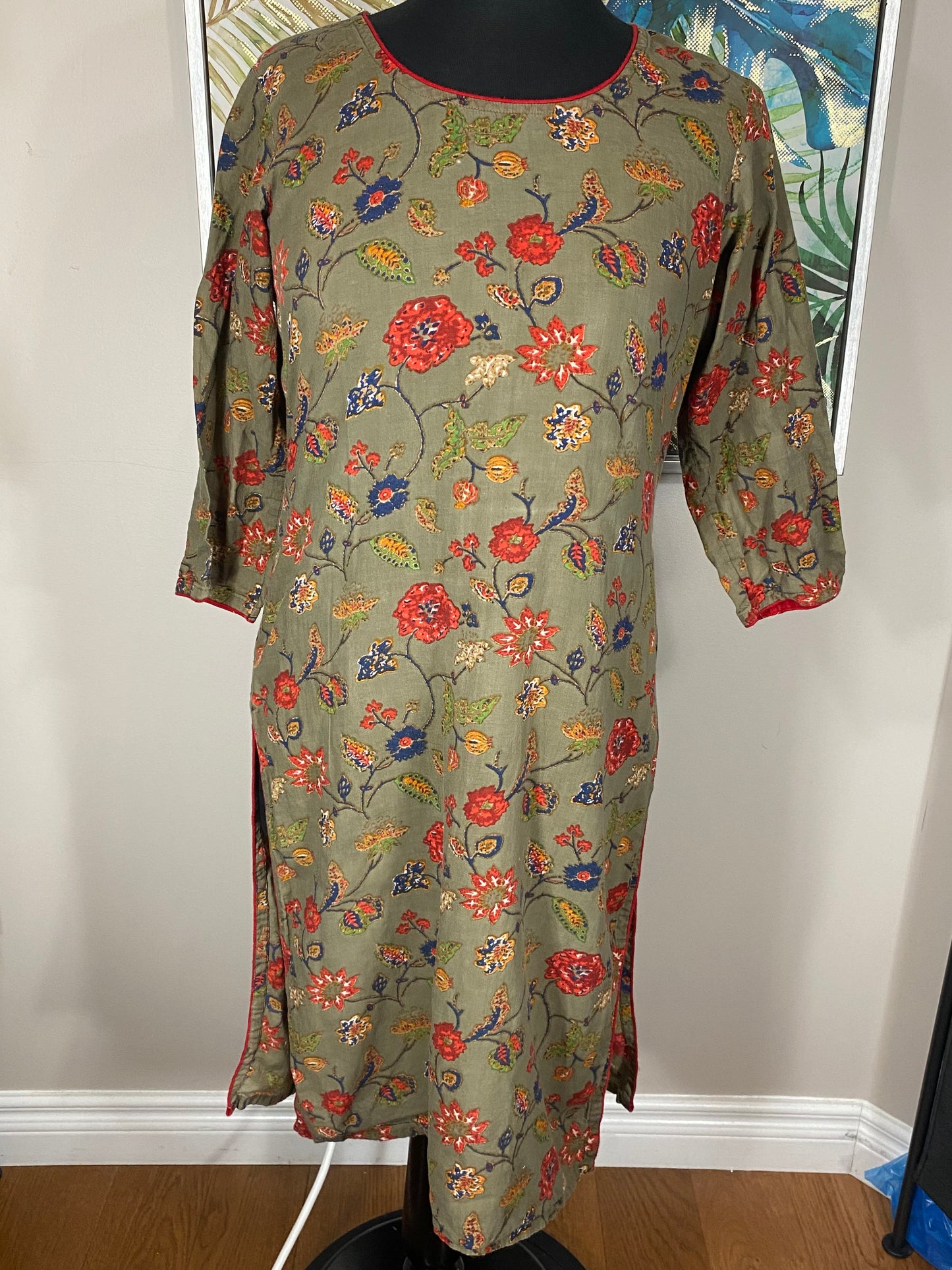Flower Tunic - Size Medium