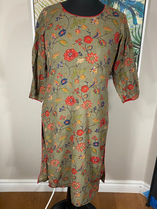 Flower Tunic - Size Medium