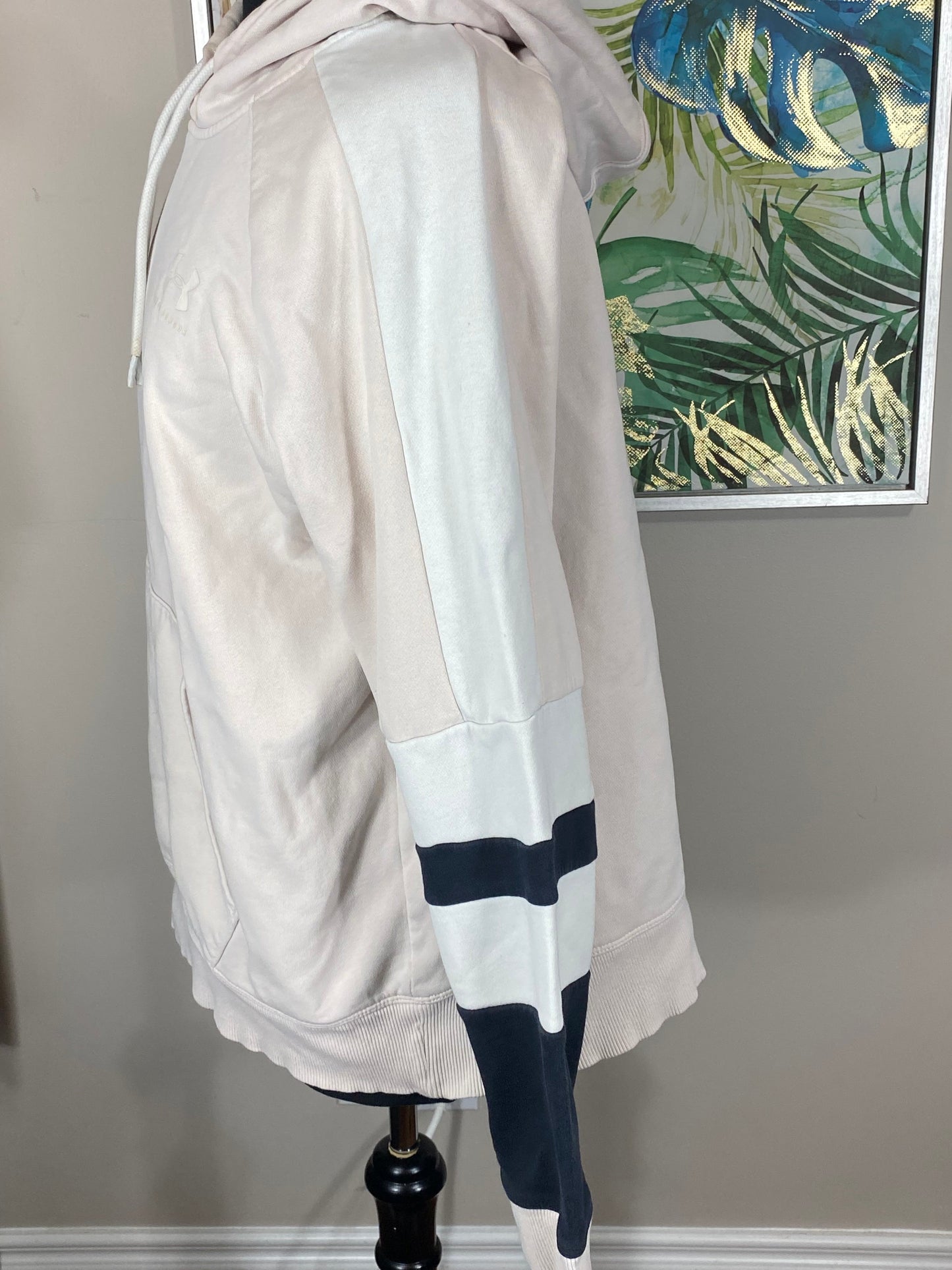 Under Armour Hoodie - Size L